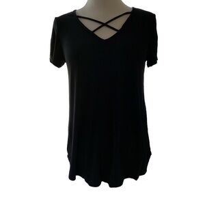 Emory Park blouse short sleeves rounded at bottom V-neckline size small